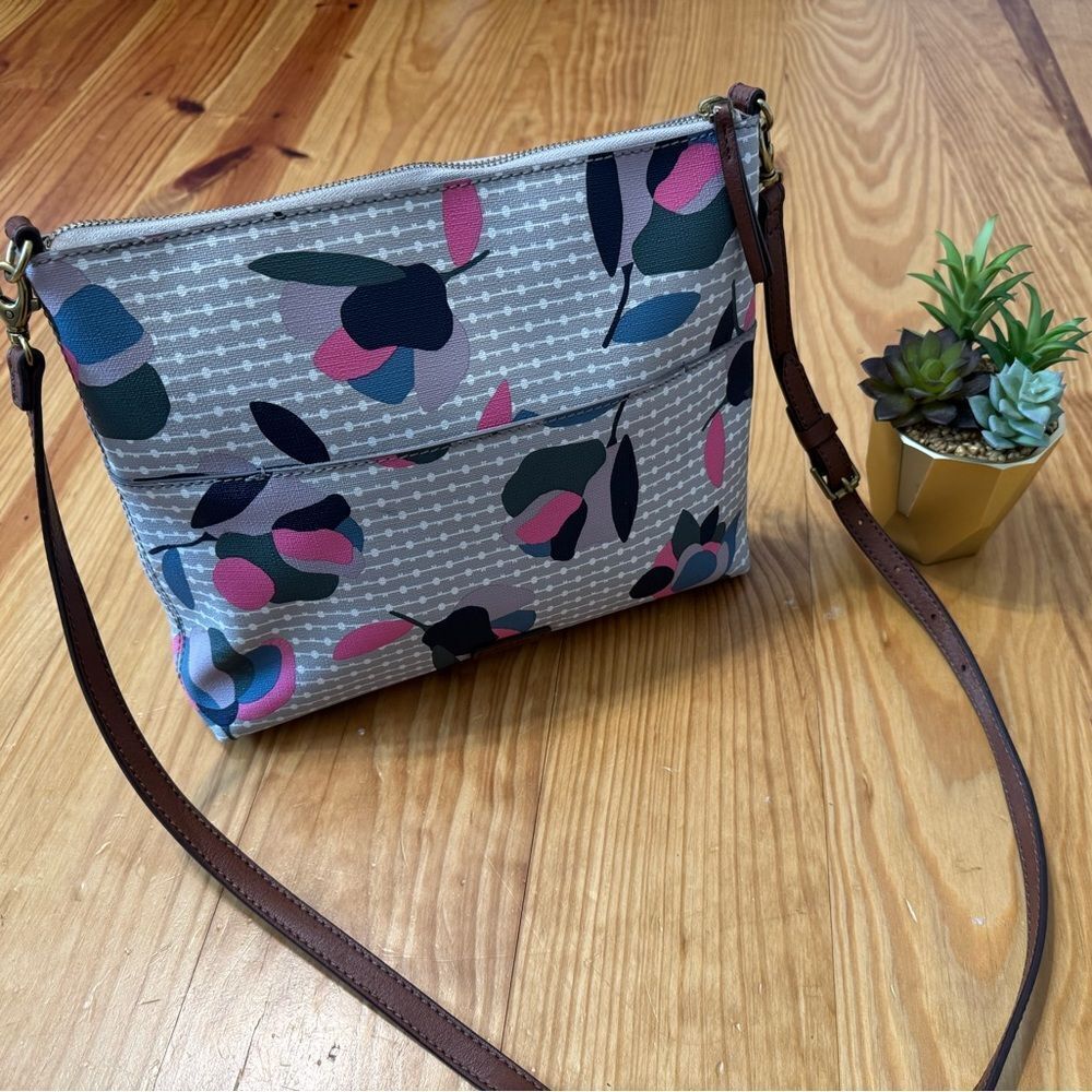 Fossil Fiona Taupe Floral Print Crossbody Bag